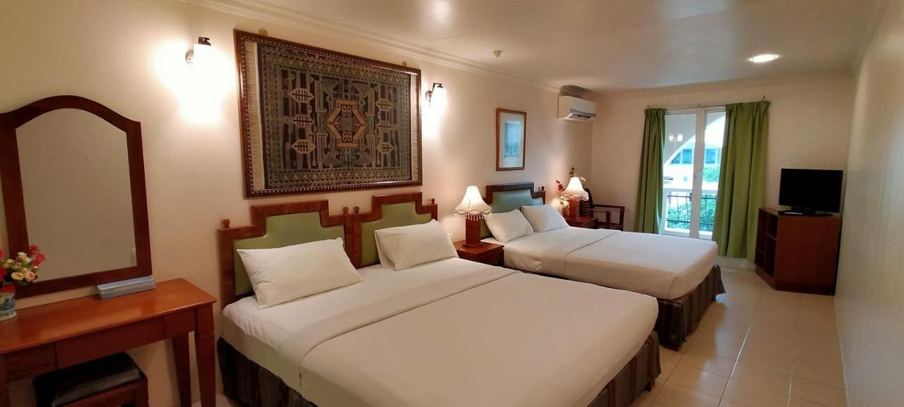 Hotel Johan Malacca Екстериор снимка